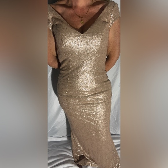 Bari Jay Gold Sequin Gown Size 2 – Cap Sleeve V-Neck - Picture 2 of 9